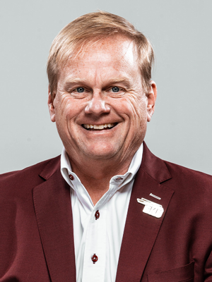 Head Coach Walt Wells